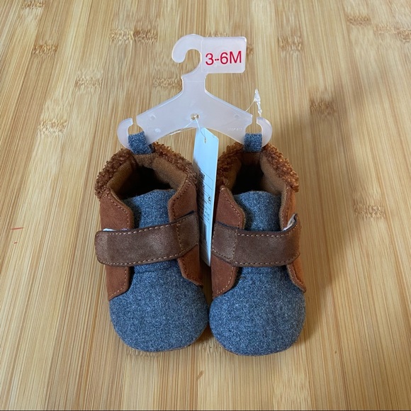 Cat & Jack Other - Crib Shoes Soft Sole Baby Booties size 3-6 months NWT